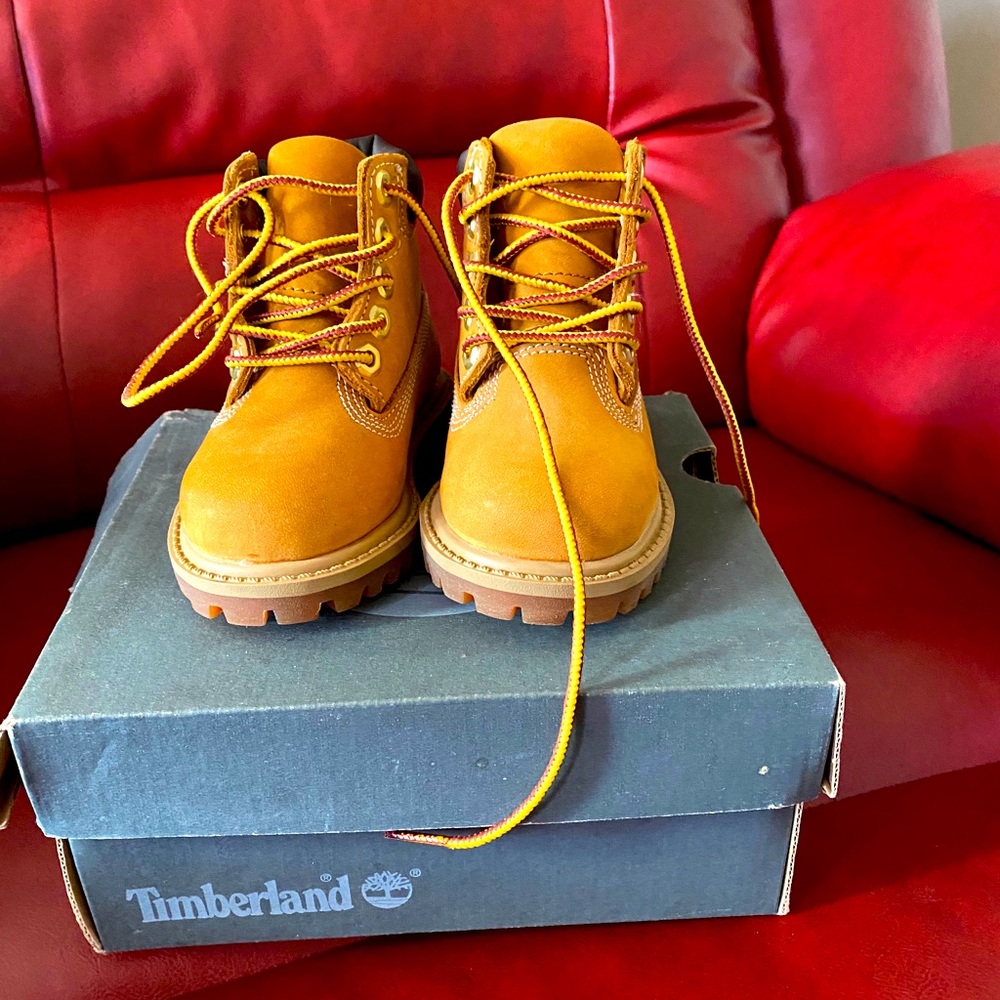 Like New! Toddler Timberland boot Sz 7